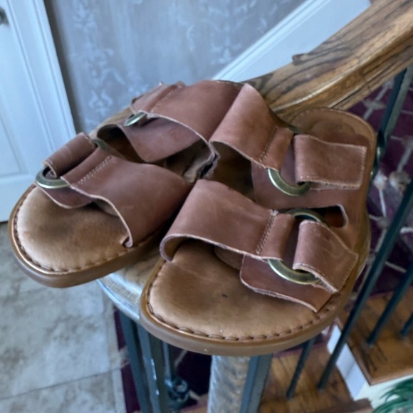 BORN ladies, flat, leather sandals, Belco Velcro fasten straps with gold 8 - Picture 2 of 12